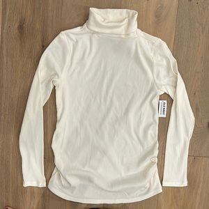 NWT Old Navy Maternity Turtlenecks 2-pack